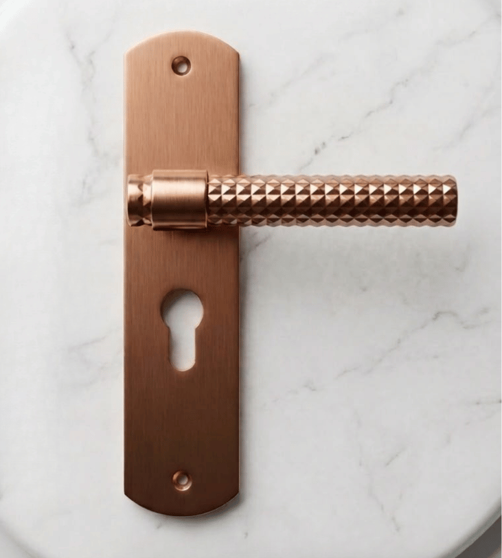 Heavy duty handle lock